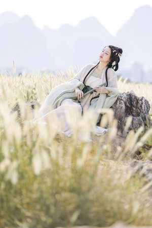 性感美女丝袜诱惑久久