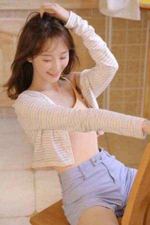 《妻子送老板雨伞》的电影