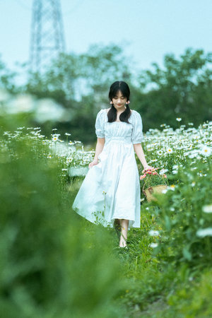 美女和男生在床上又黄又色的视频