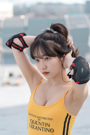 美女脱一光二净的视频