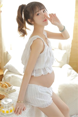 跪在芷晴女王脚下调教vk