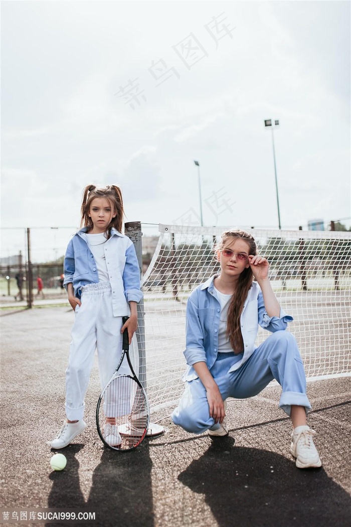 女大学生沙龙室