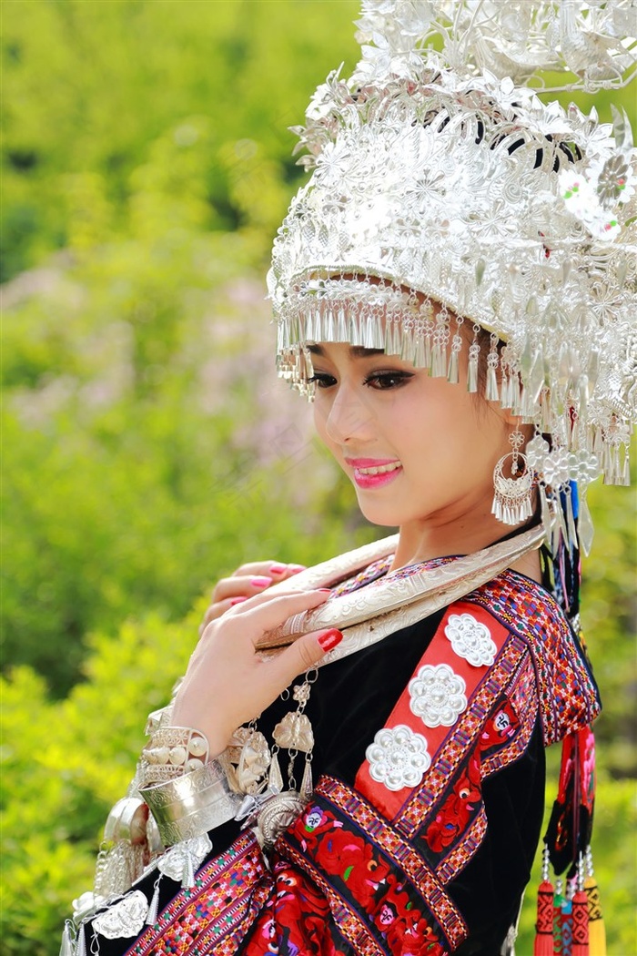 日本娇妻在丈面前被耍了装修工