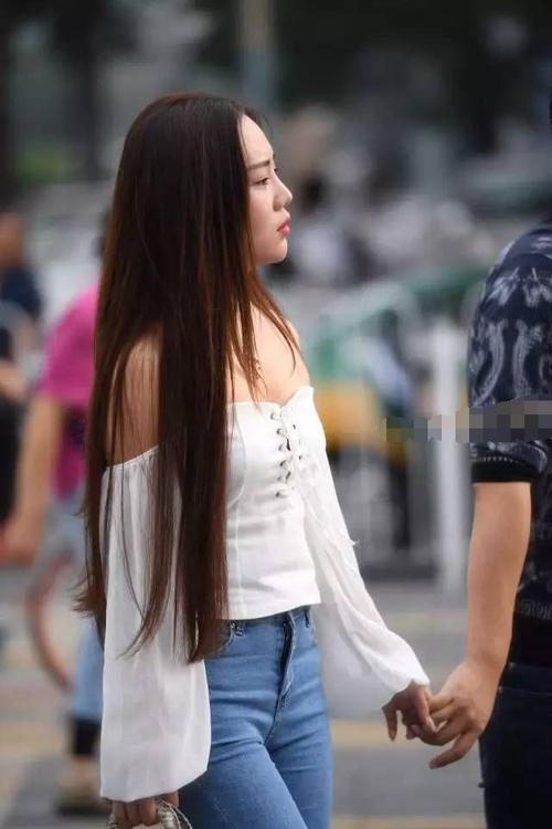 女千金是受虐狂男主蒙面的电影