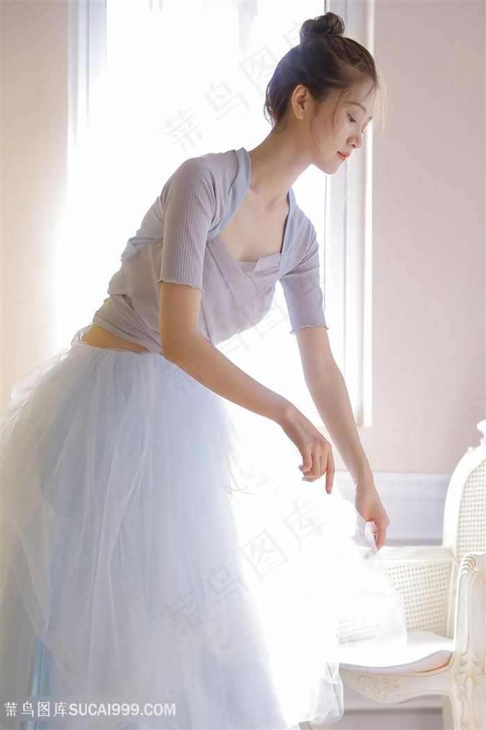 乡村淫医插逼检查小说