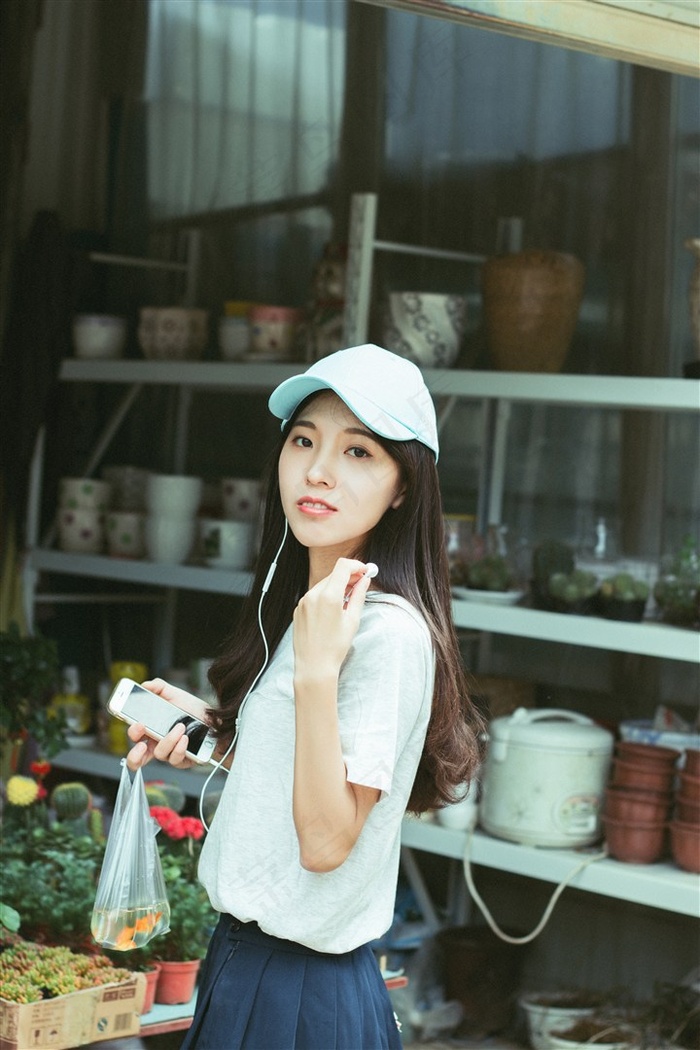 电梯里吸乳挺进我的身体视频