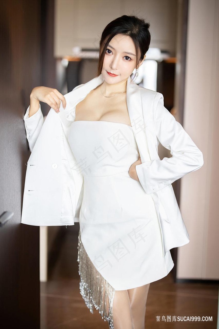 老头趴在我两腿之间