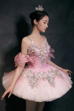 办公室撅着调教羞辱电影