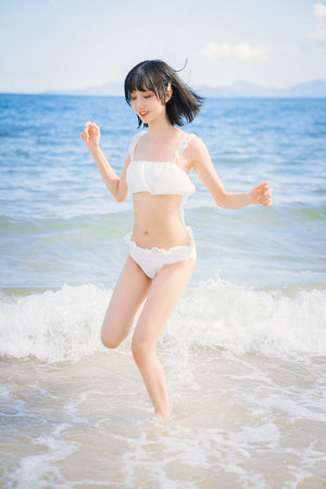 凹凸世界雷安开车长图无遮挡