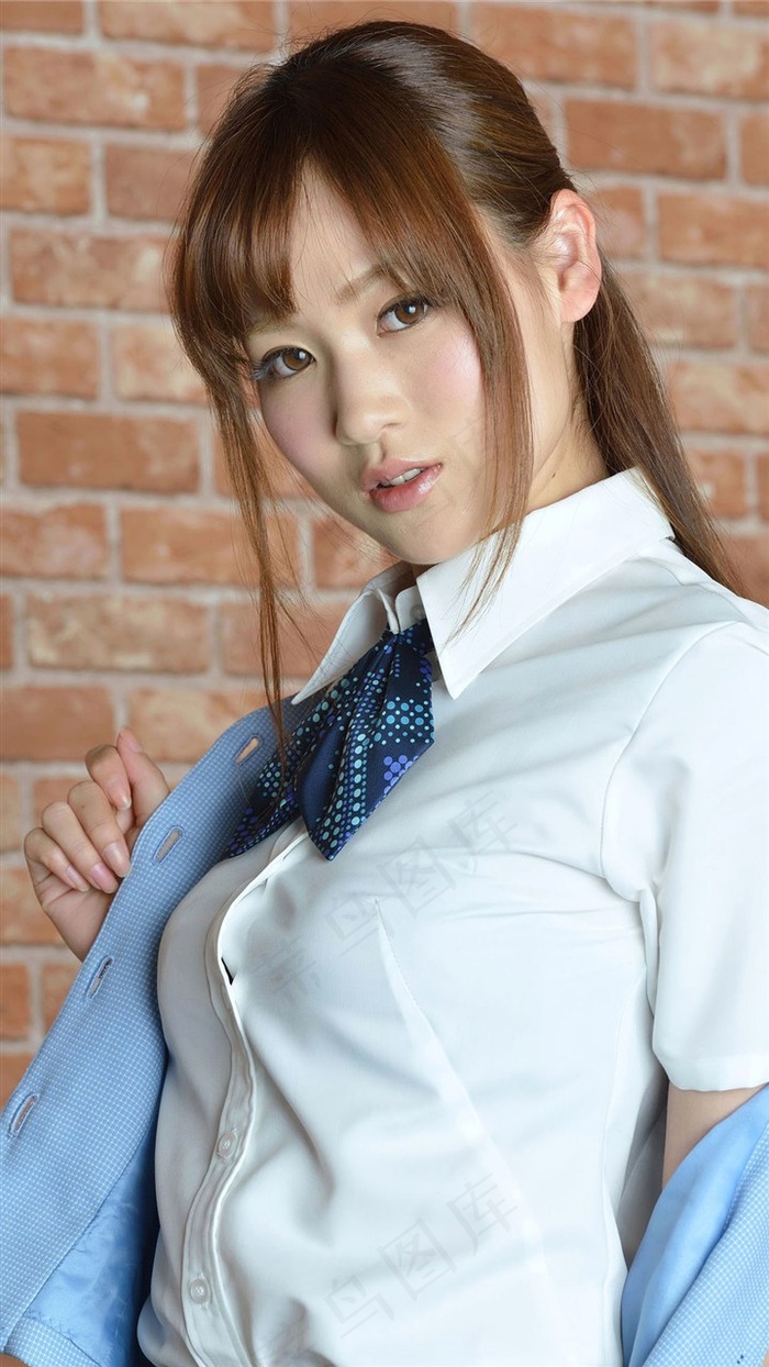 九九AV漂亮少妇驾照考不