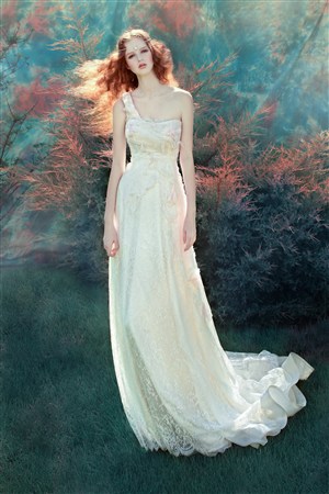 巨大蘑菇头顶进子宫