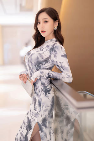 亚洲综合Av一区二区三区四区