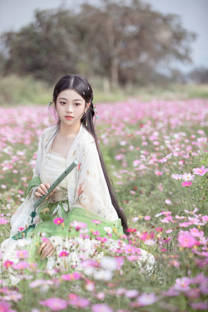 诱人的乳峰奶水2