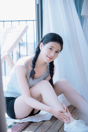 女的下面扒开灌啤酒喷