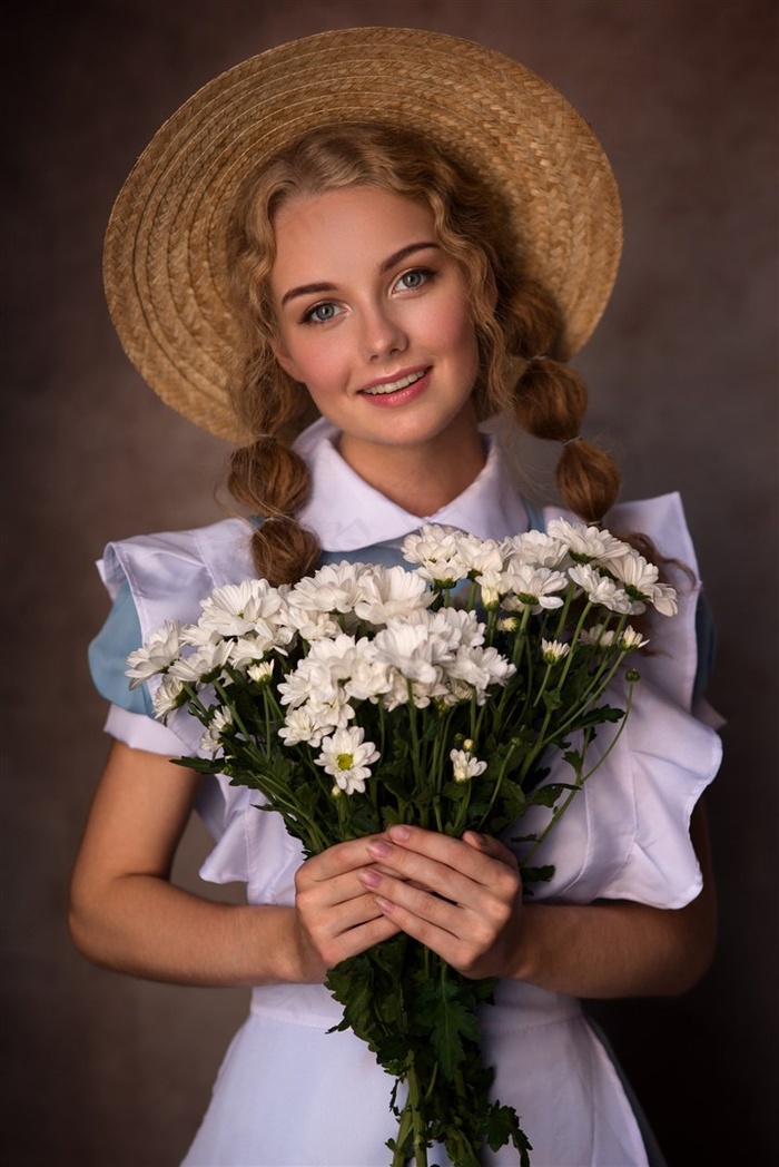 强行开了她的菊玩她屁股