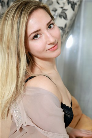 动漫美女H黄动漫在线观看