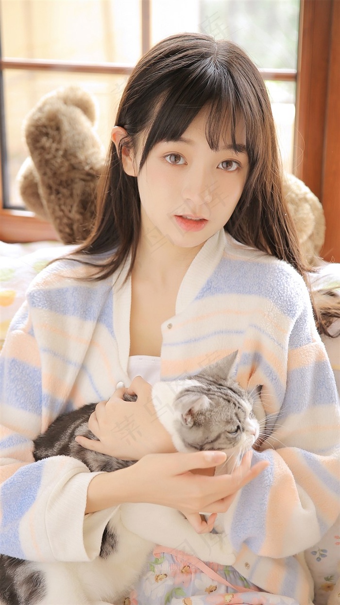 三个男人躁我一个好爽视频