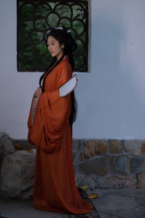 中央电视台主持人赵赫