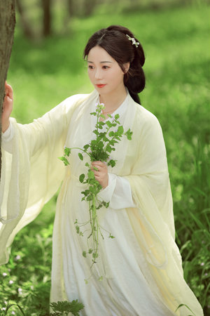 调教羞辱白嫩尤物女帝h