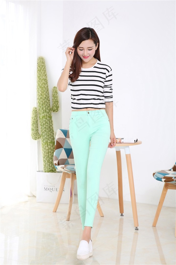 美女裸体光溜溜全身照片