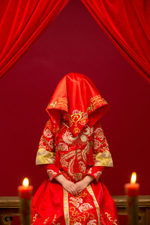 国外美女刑床挠脚心脱袜子