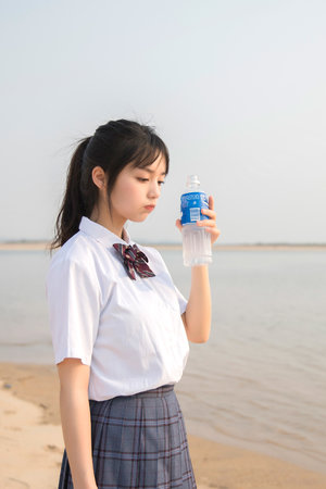 动漫美女扒开腿让男人桶爽