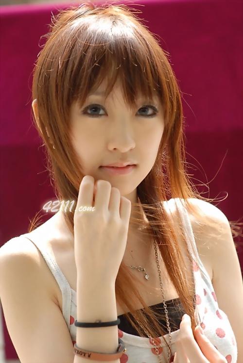 雌雄妖人表演视频