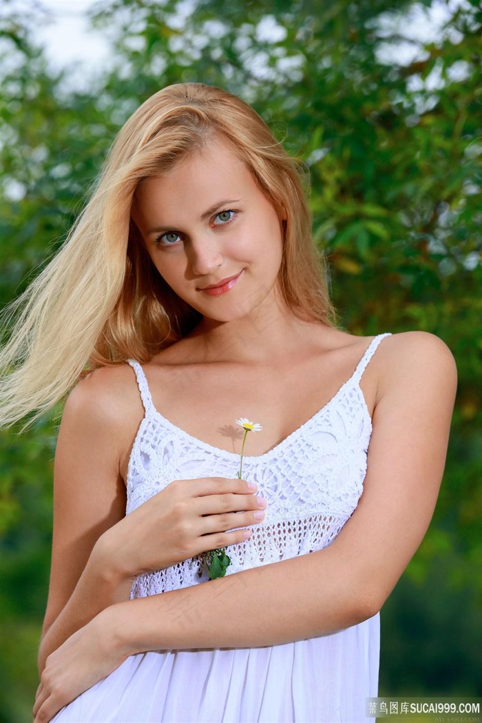 动漫美女拉大便在裤子里